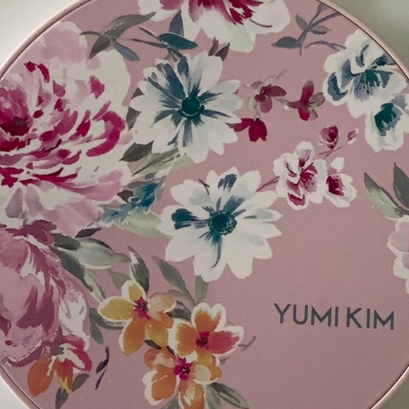 🌸 Yumi Kim Wireless Charging Pad 🌸 - Picture 2 of 3